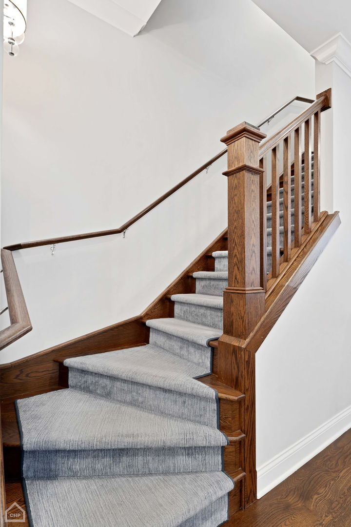 841 W Grace Street Unit: 3NE