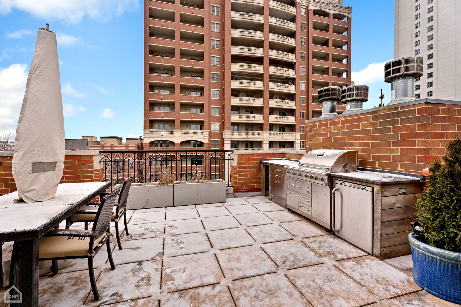 841 W Grace Street Unit: 3NE