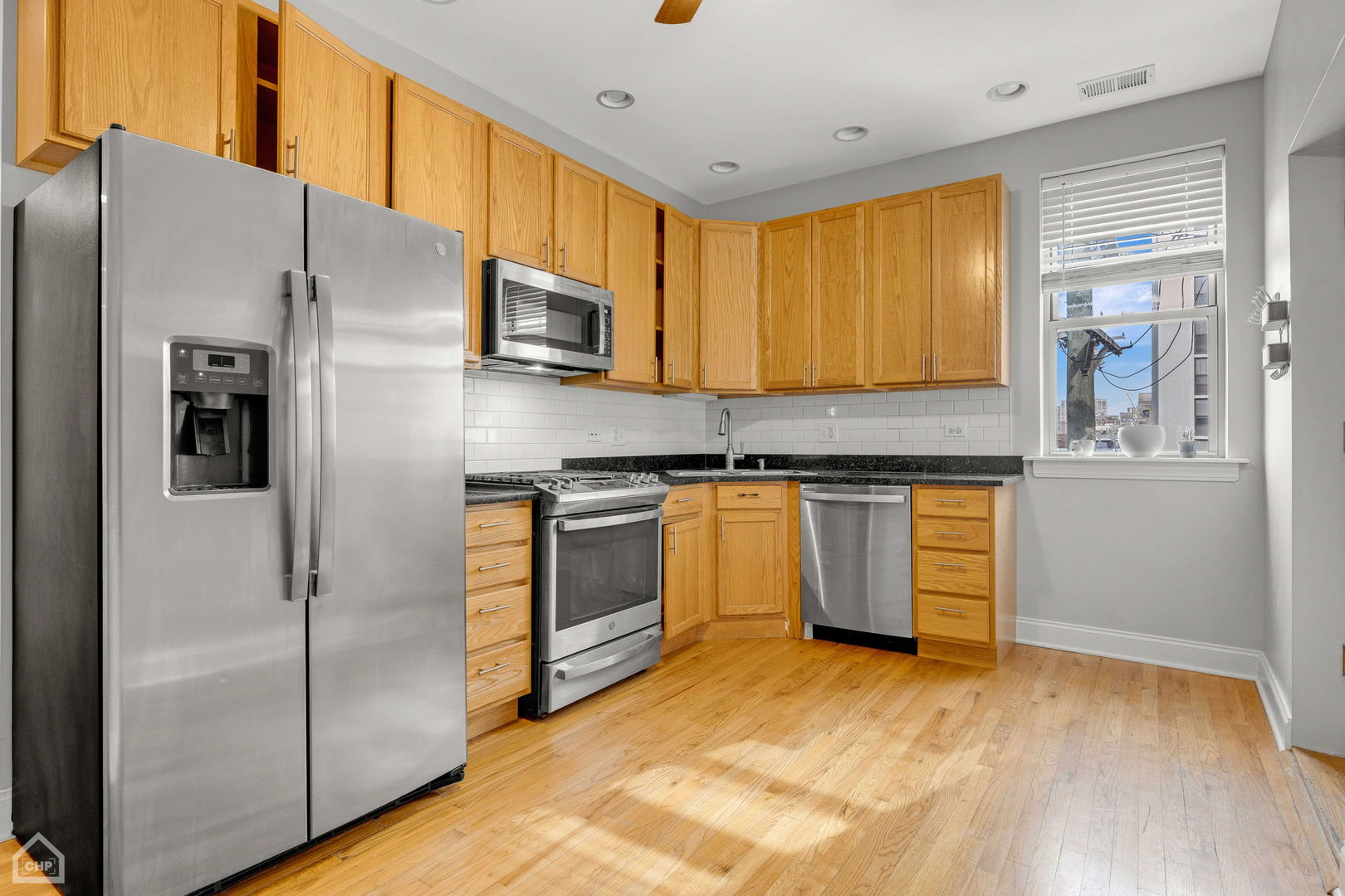 818 W Sunnyside Avenue Unit: 3A