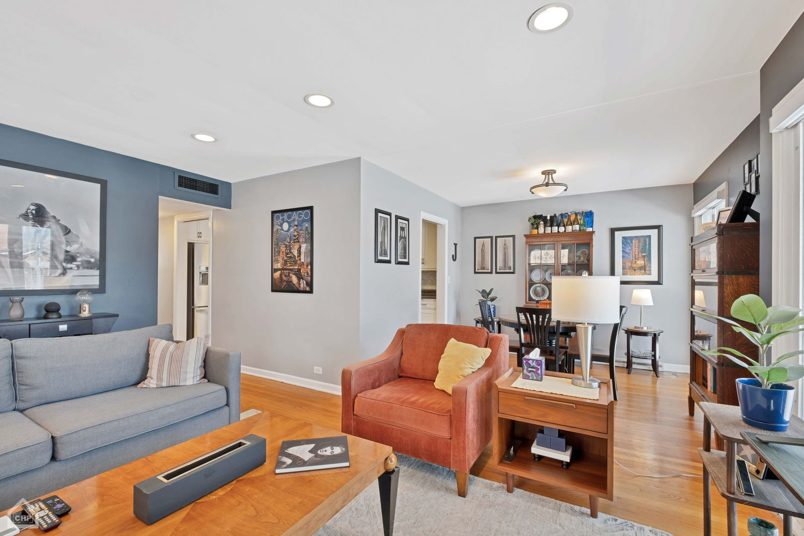 6245 N Keeler Avenue