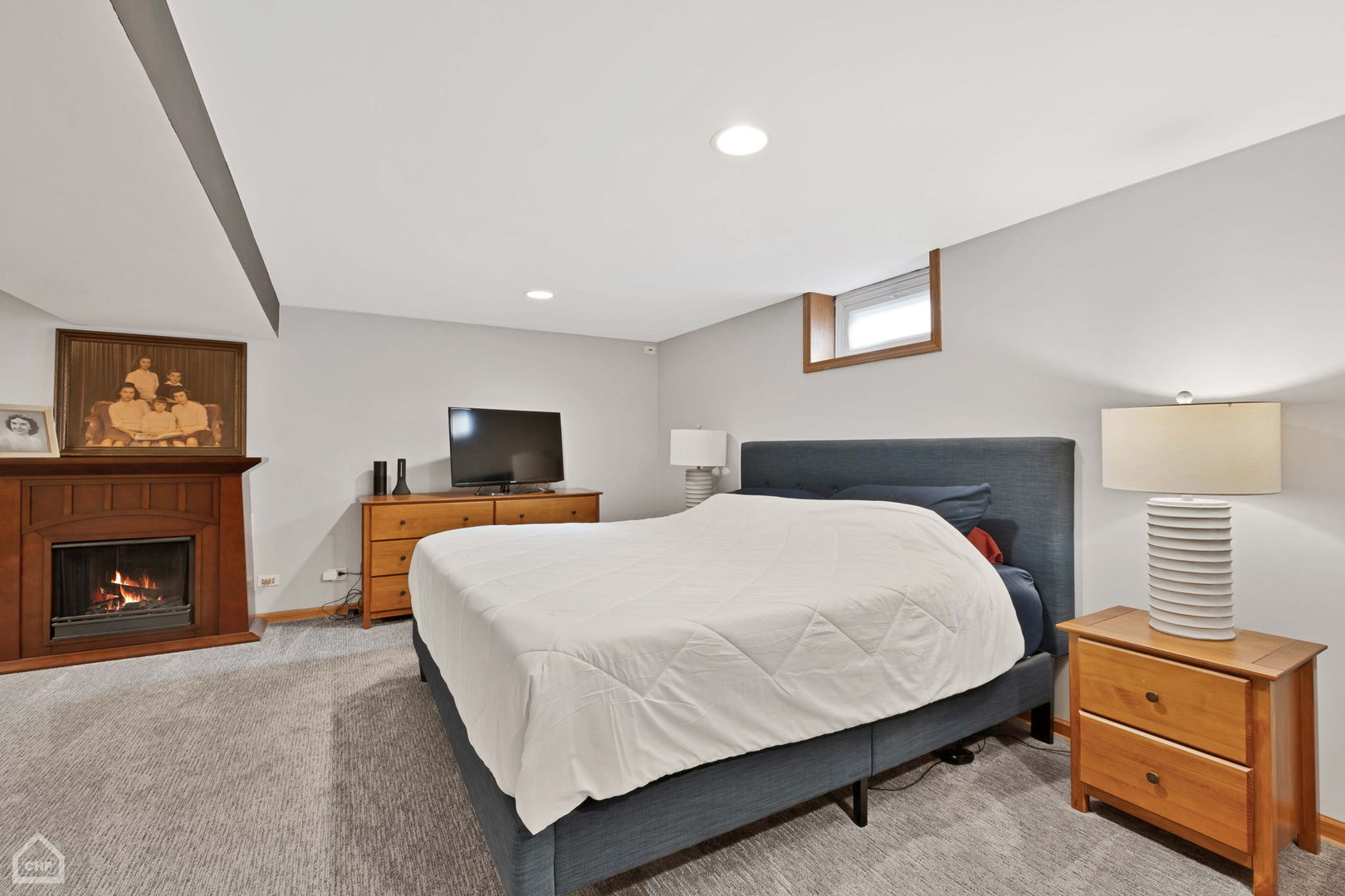 6245 N Keeler Avenue