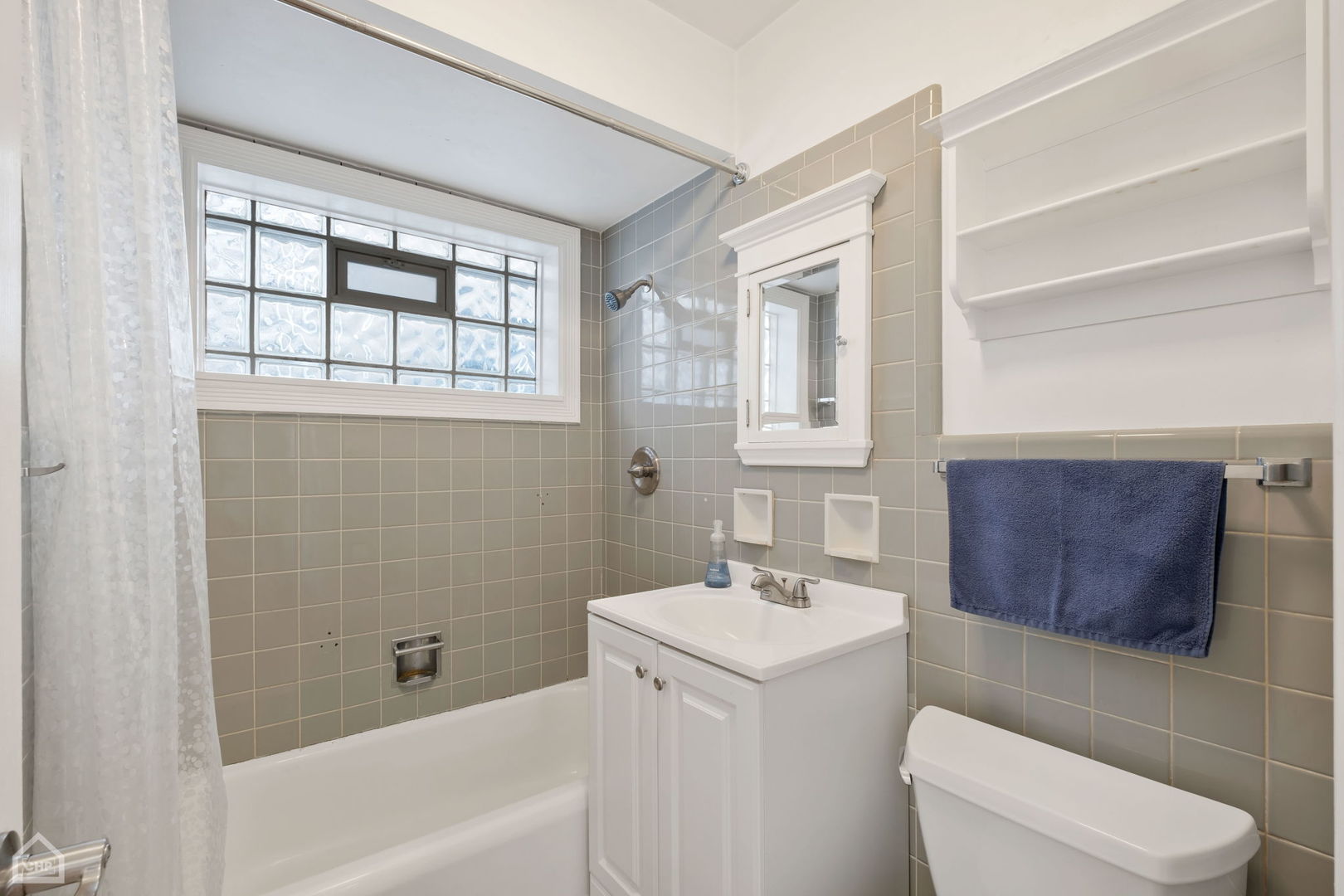 6245 N Keeler Avenue