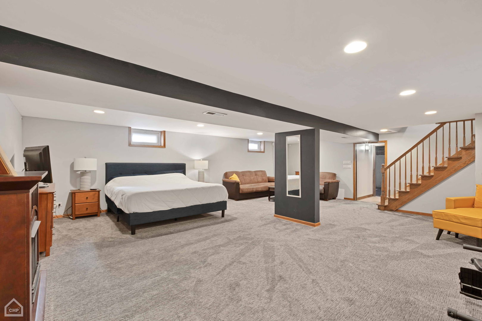 6245 N Keeler Avenue