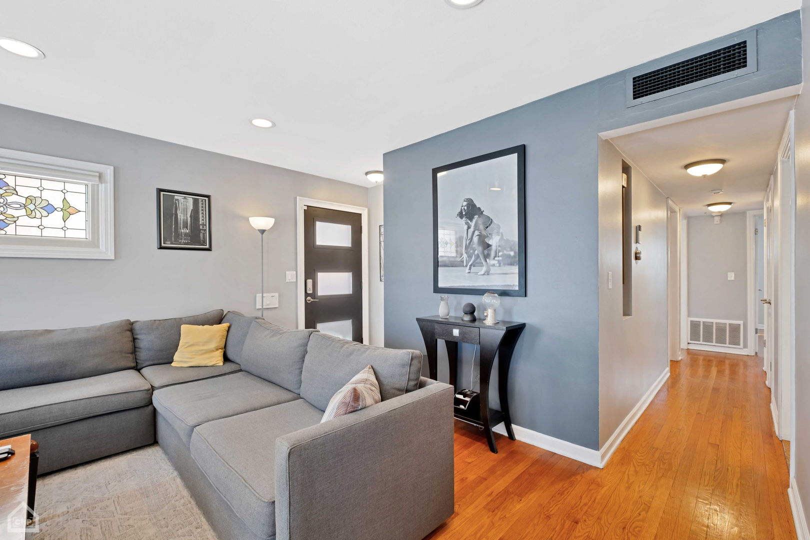 6245 N Keeler Avenue