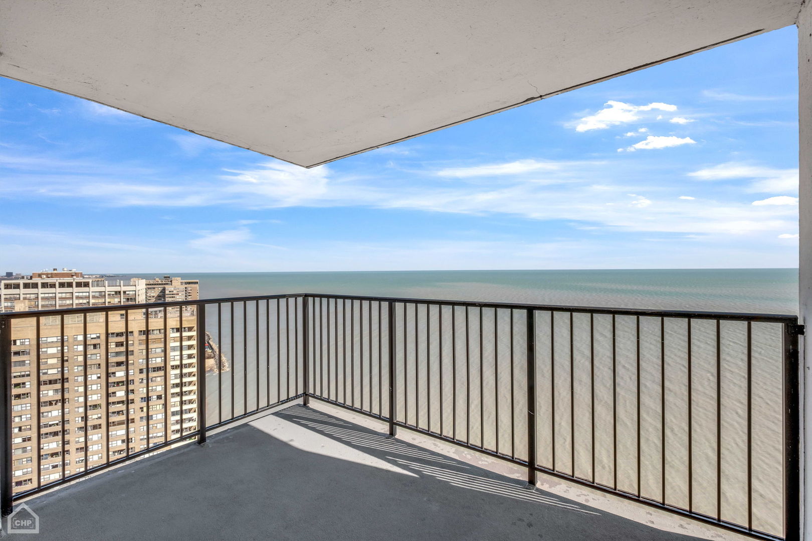 940 W Glenlake Avenue Unit: 32D