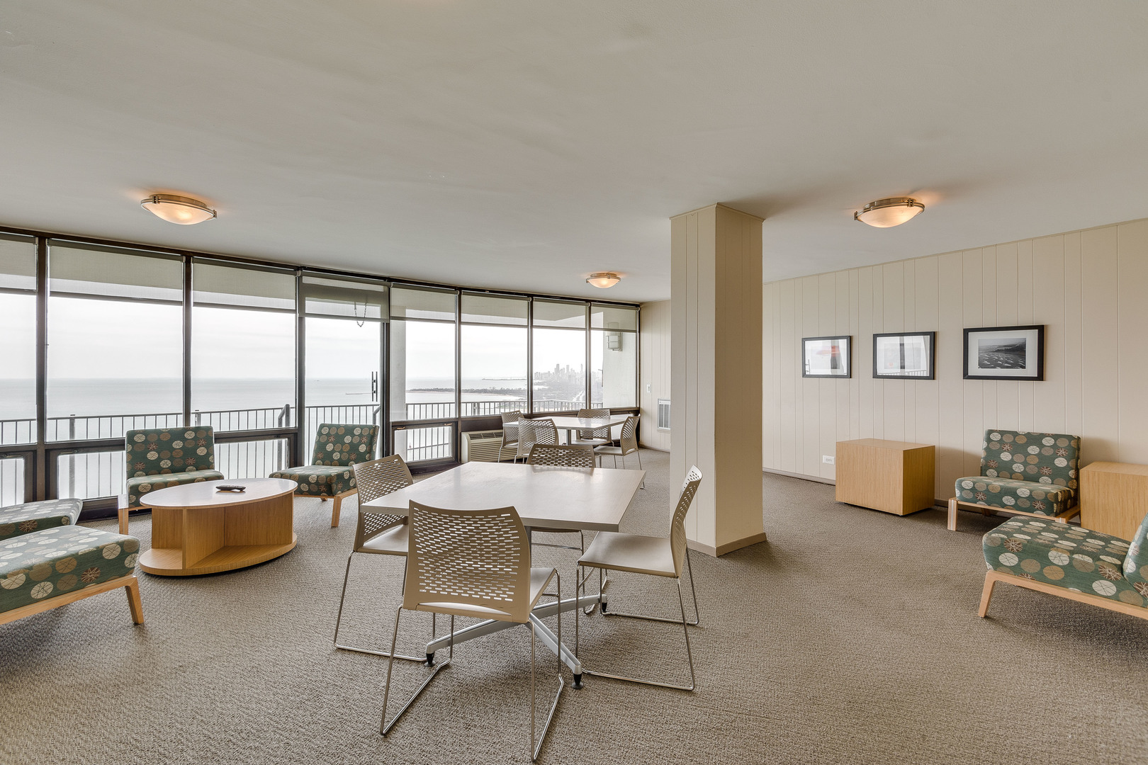 940 W Glenlake Avenue Unit: 32D