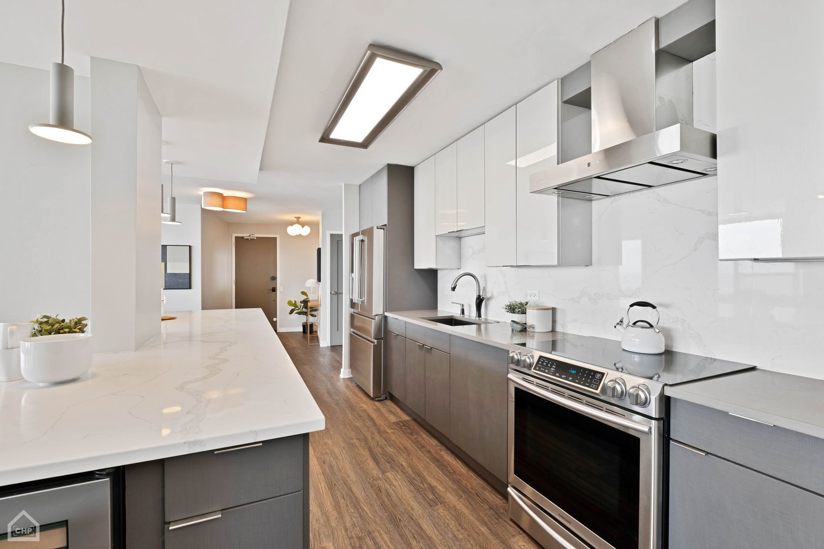 940 W Glenlake Avenue Unit: 32D