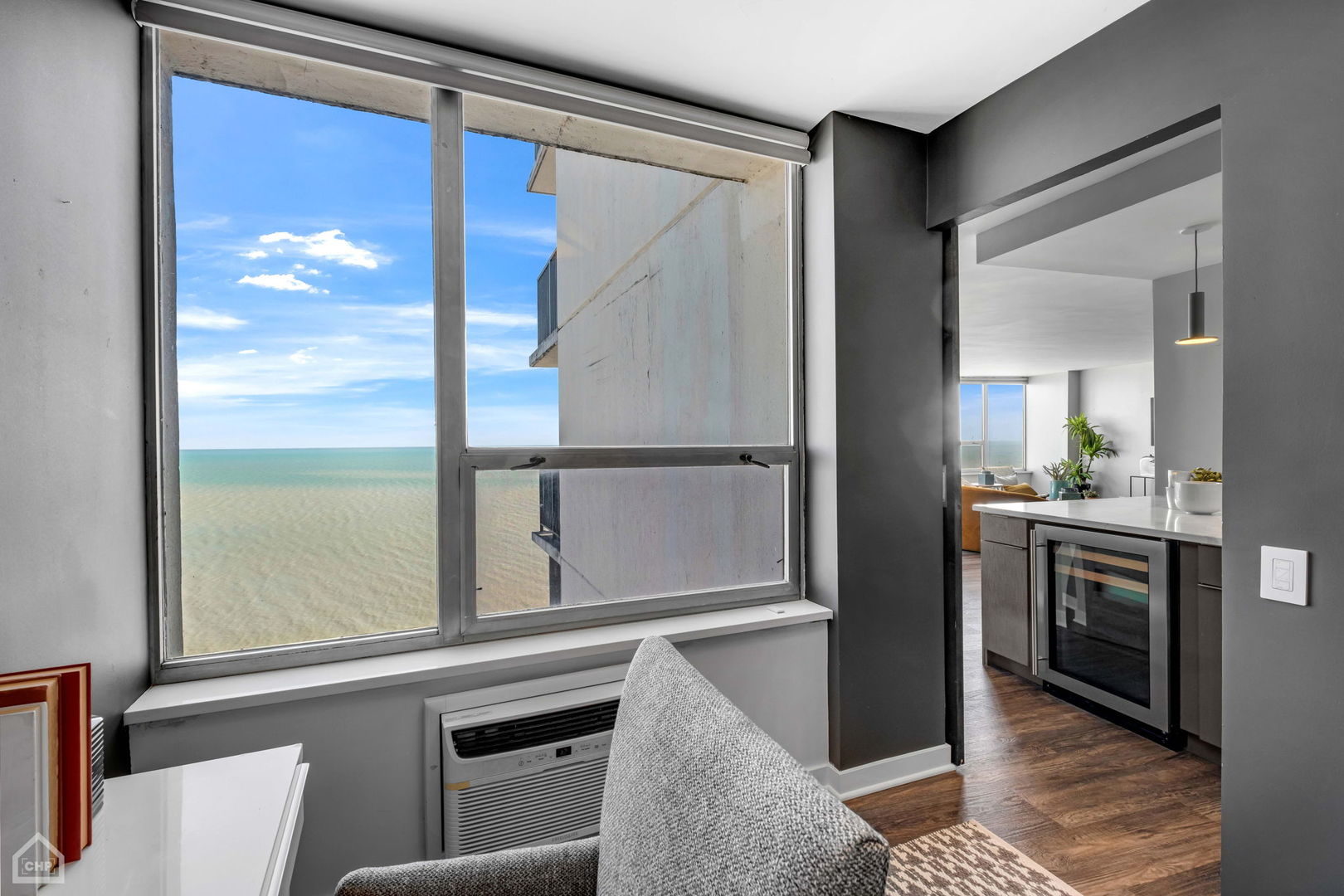 940 W Glenlake Avenue Unit: 32D