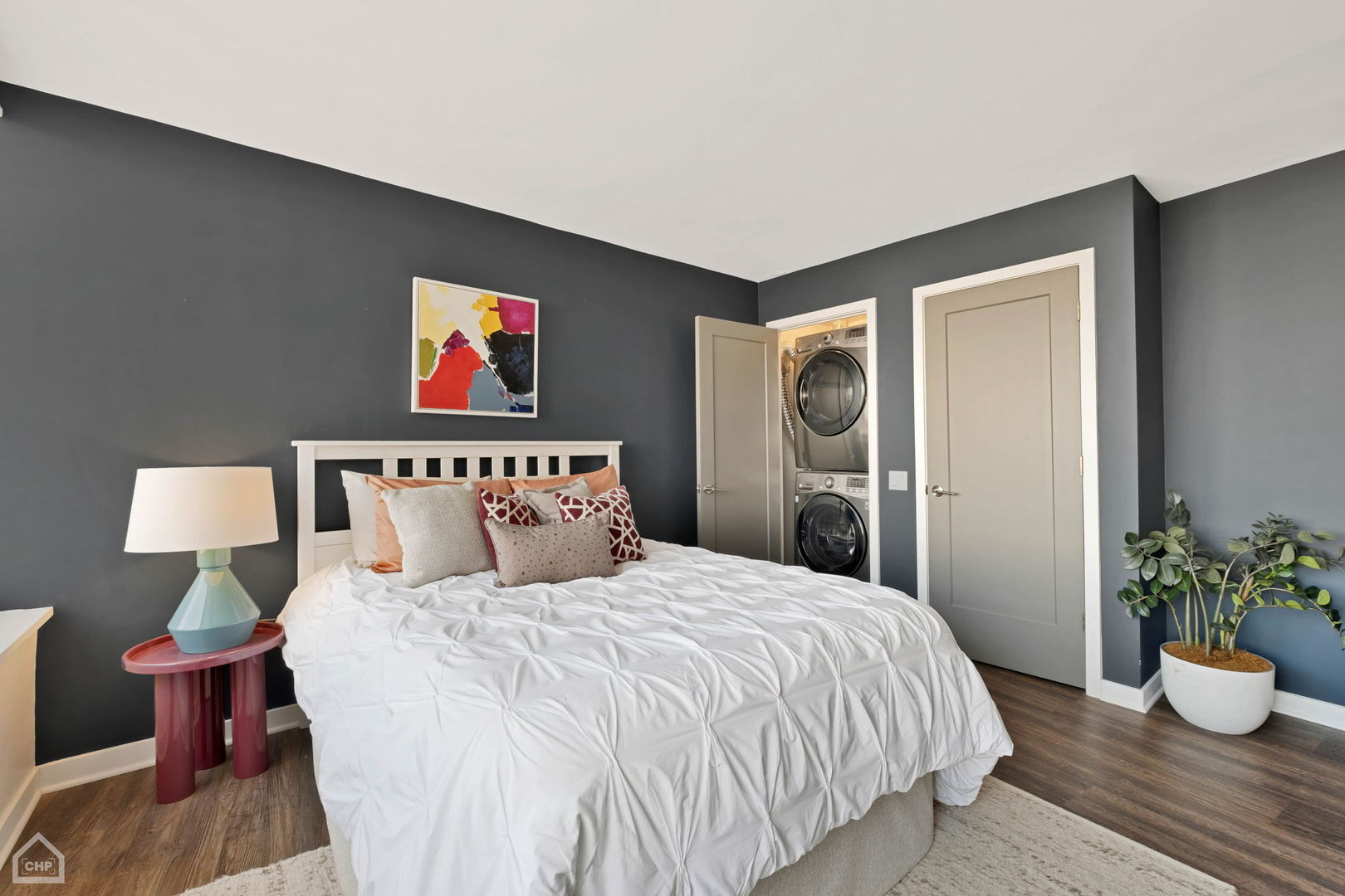 940 W Glenlake Avenue Unit: 32D