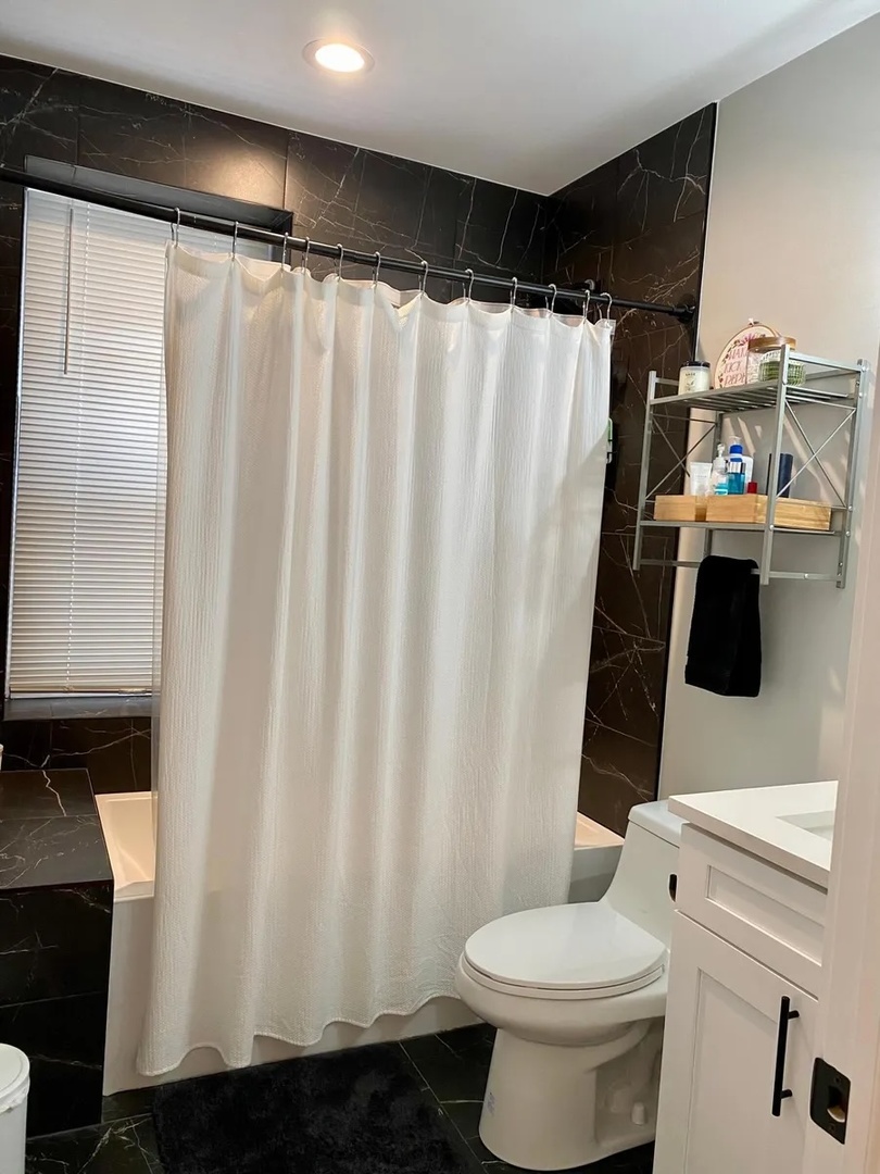 2540 W Cortez Street Unit: 1R