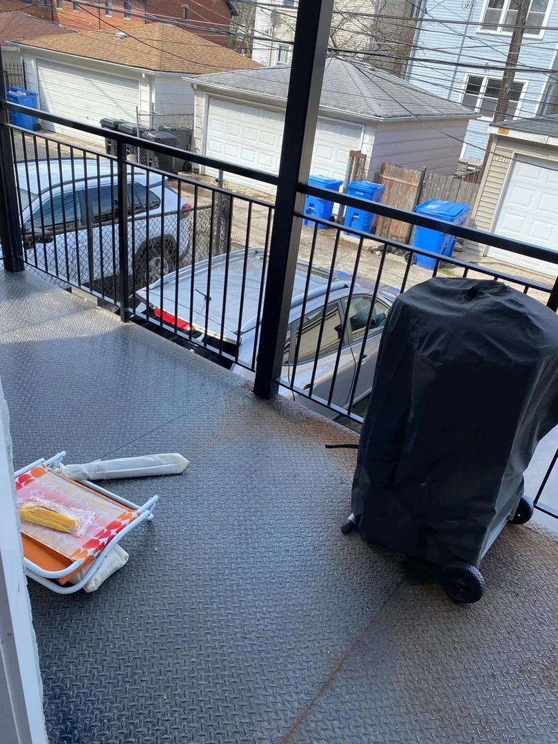 2540 W Cortez Street Unit: 1R