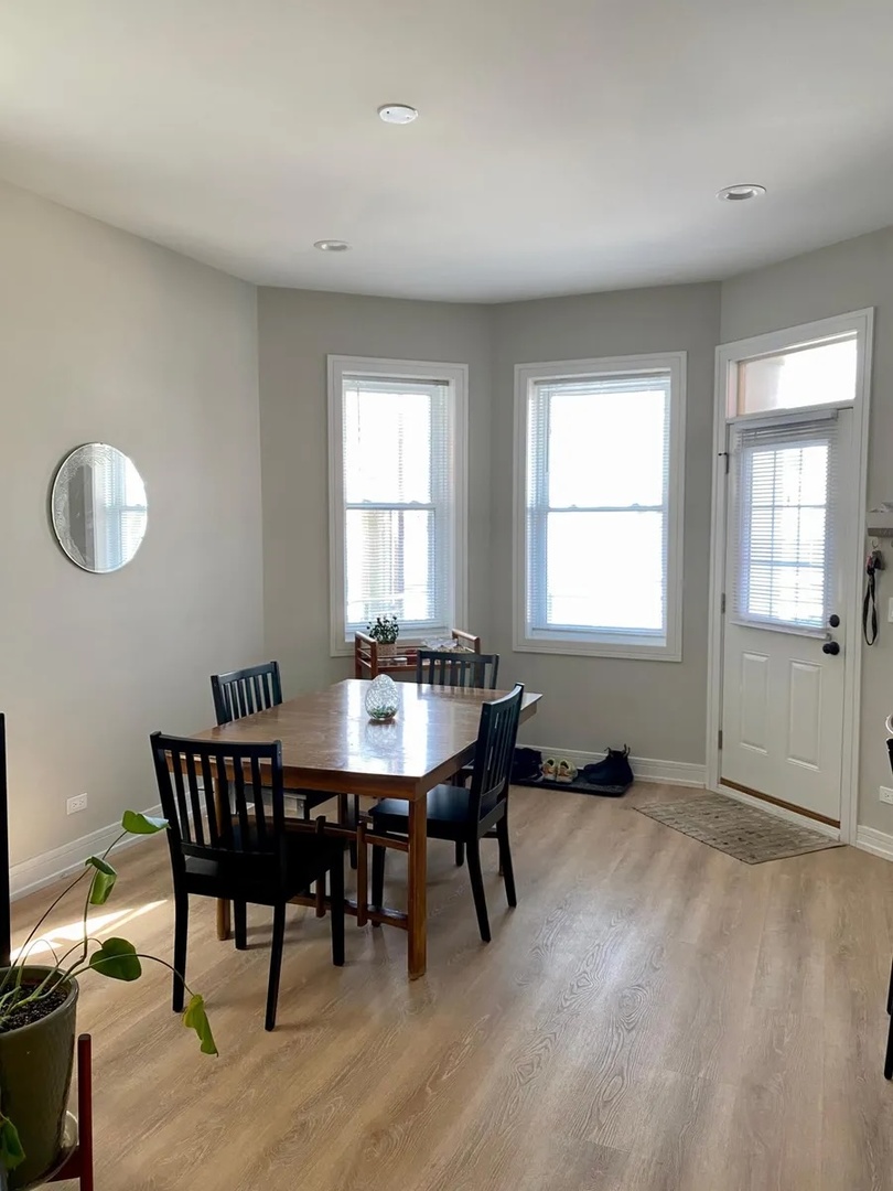 2540 W Cortez Street Unit: 1R