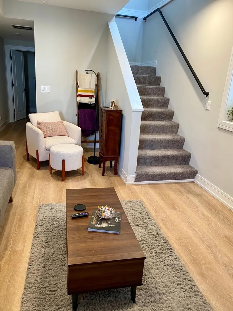 2540 W Cortez Street Unit: 1R