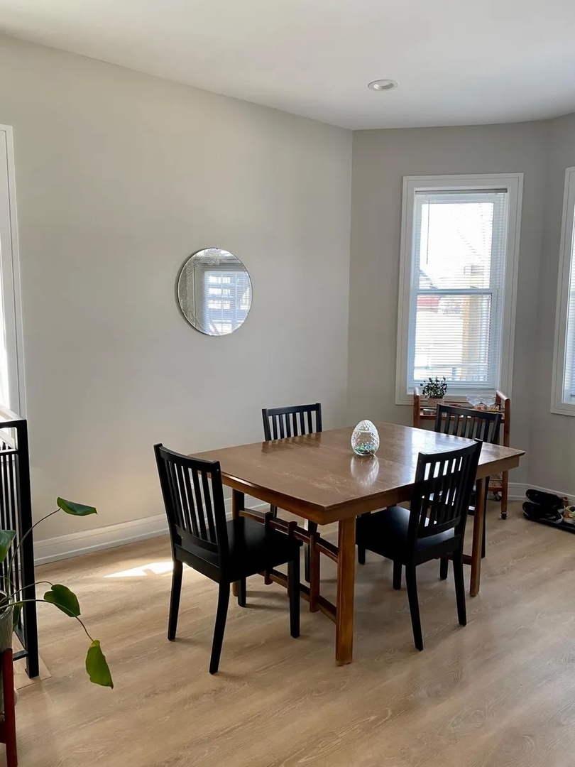 2540 W Cortez Street Unit: 1R