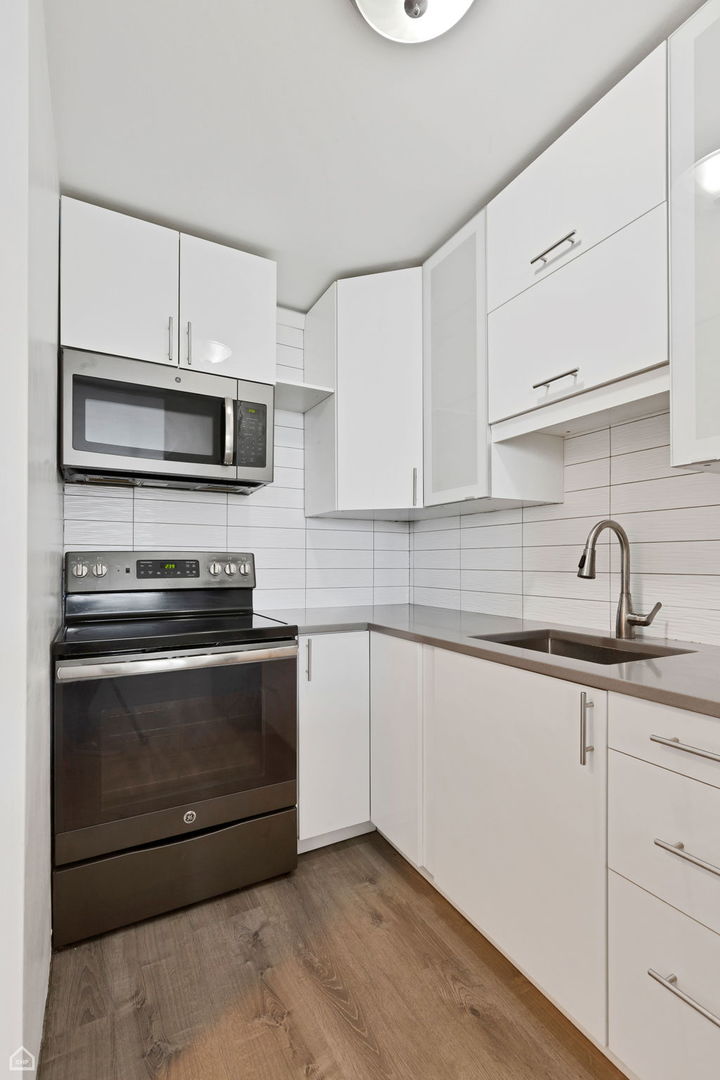 4250 N Marine Drive Unit: 2705