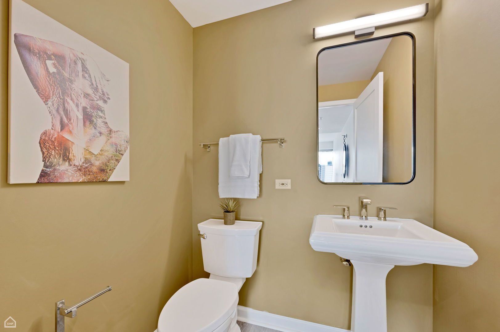 57 E Delaware Place Unit: 2204