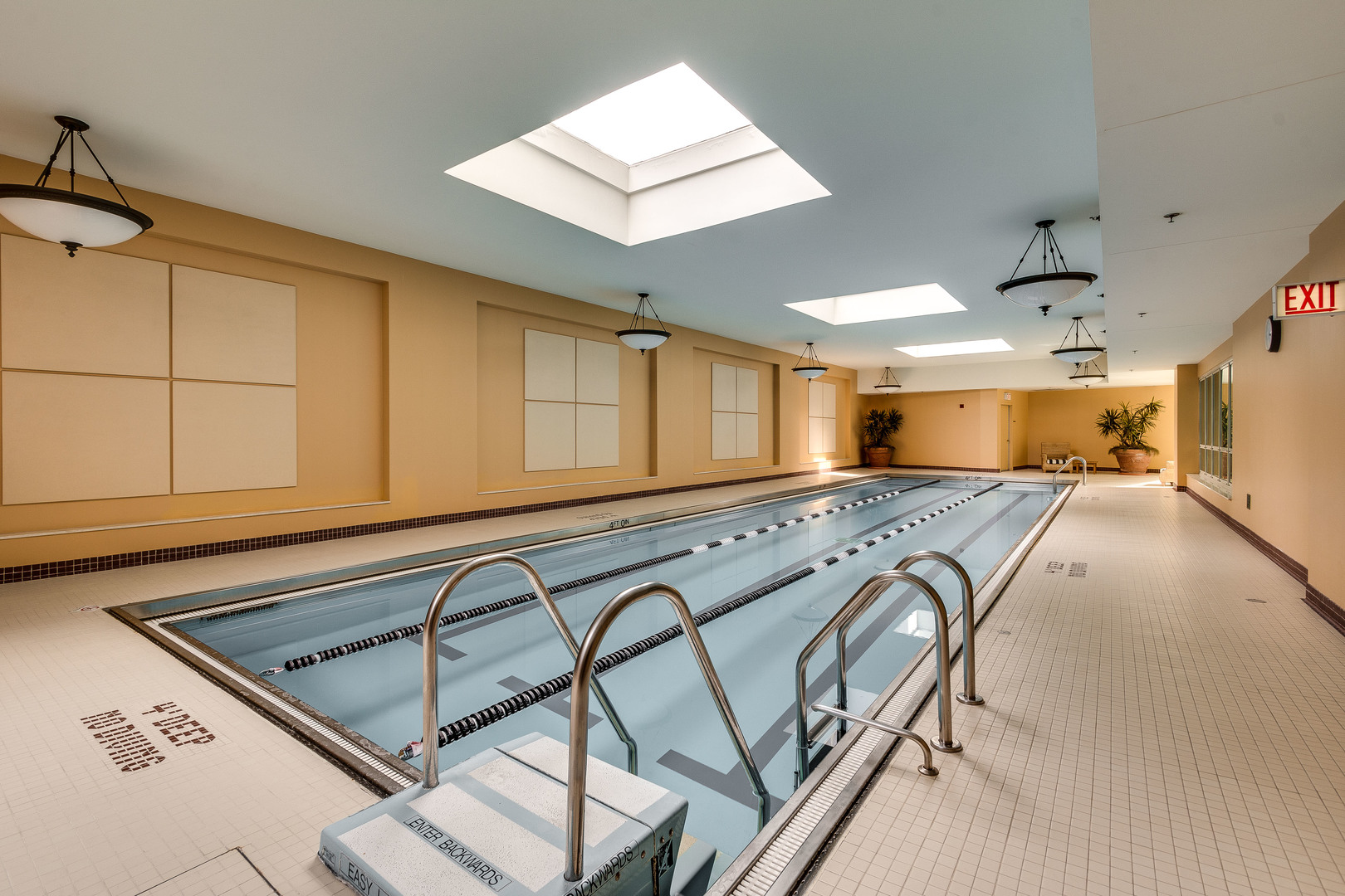 57 E Delaware Place Unit: 2204