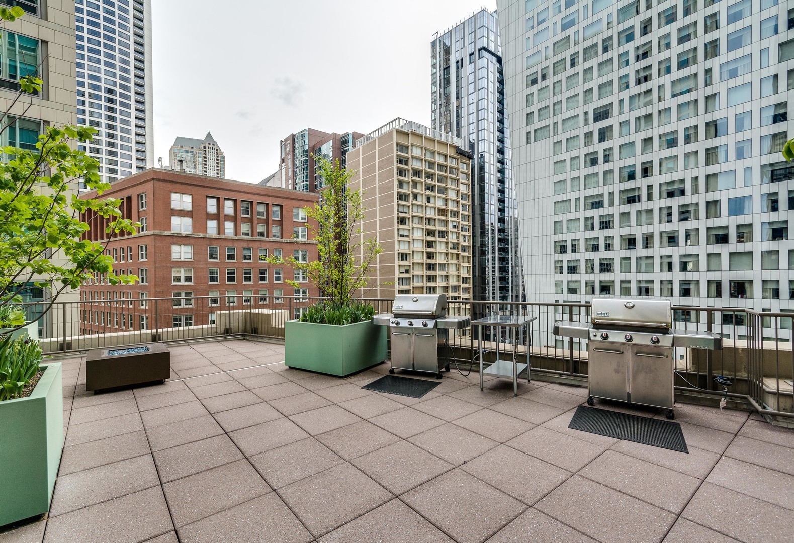 57 E Delaware Place Unit: 2204