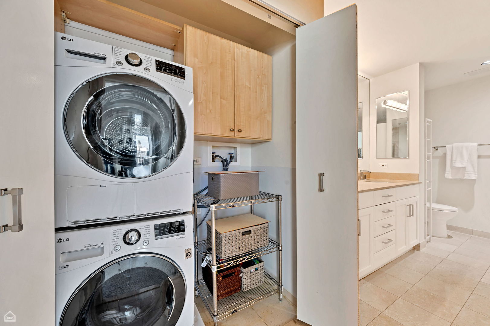 57 E Delaware Place Unit: 2204