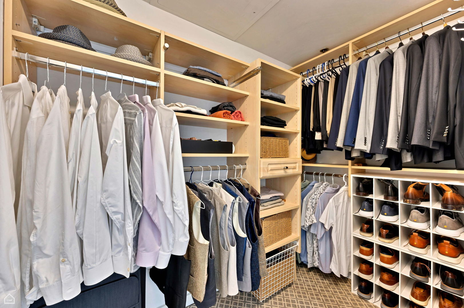 57 E Delaware Place Unit: 2204