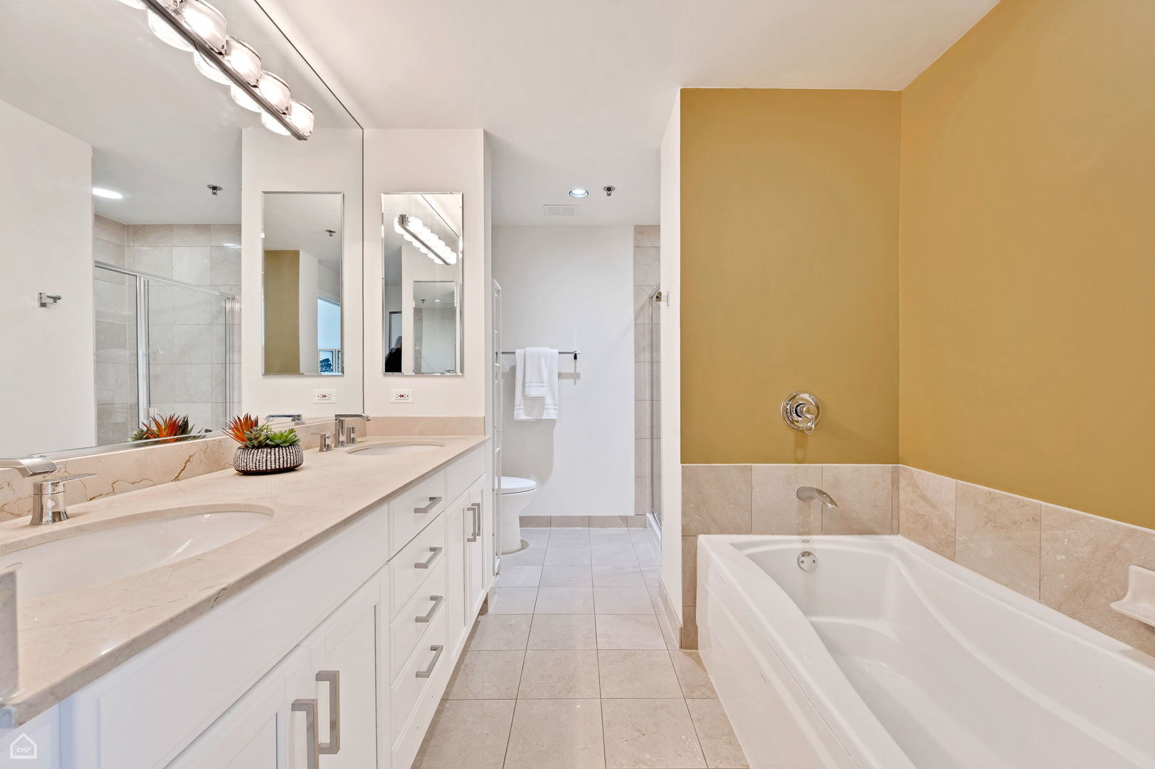57 E Delaware Place Unit: 2204