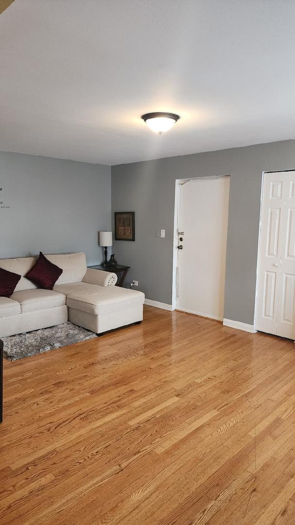 4258 W Lawrence Avenue Unit: 3W