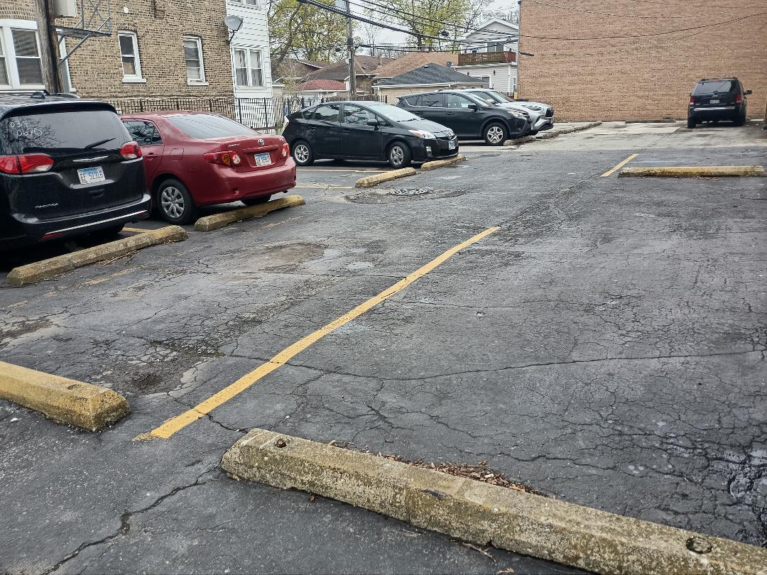 4258 W Lawrence Avenue Unit: 3W