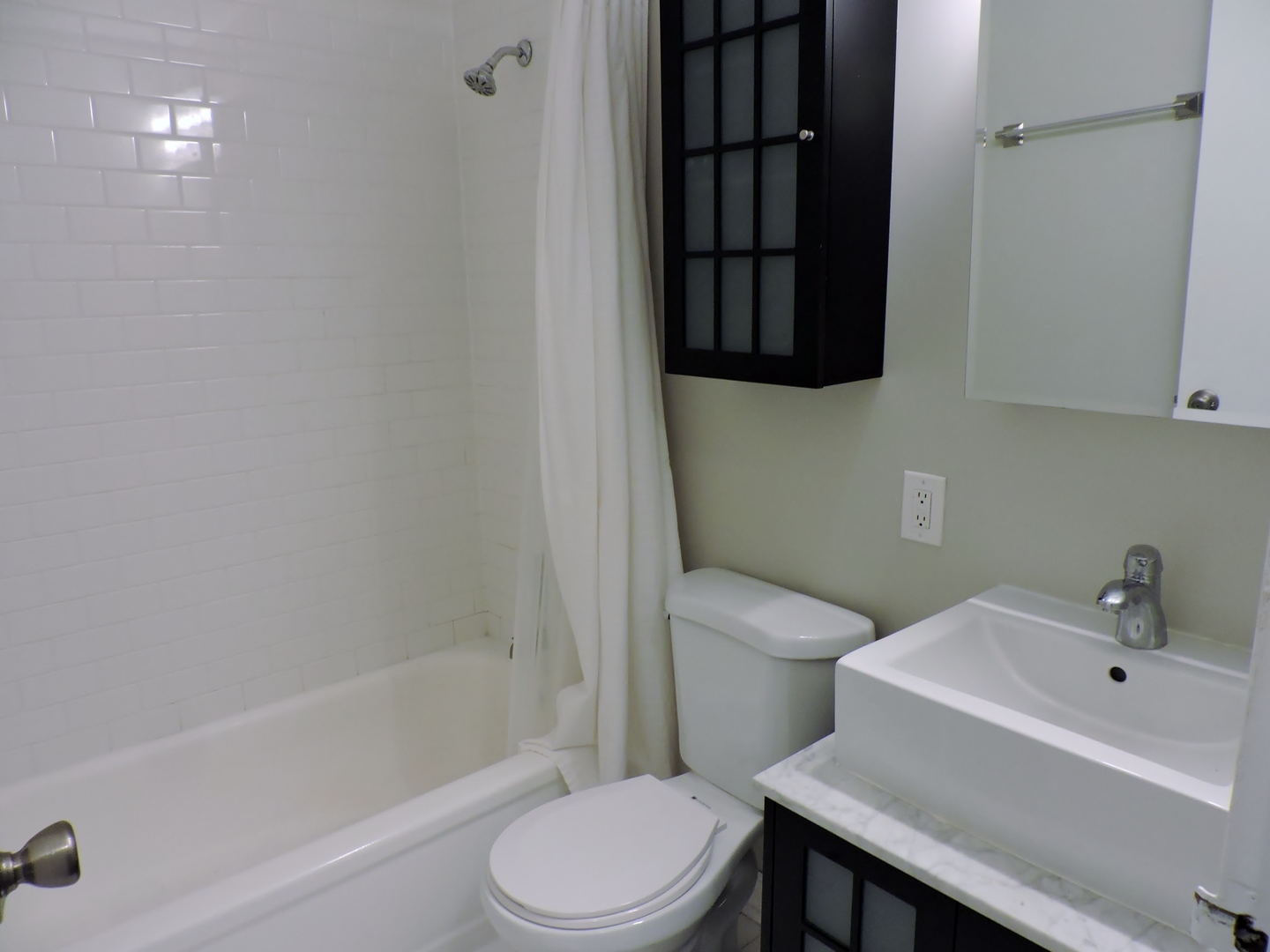 4343 N Clarendon Avenue Unit: 2201