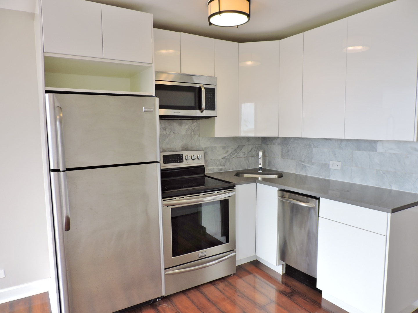 4343 N Clarendon Avenue Unit: 2201