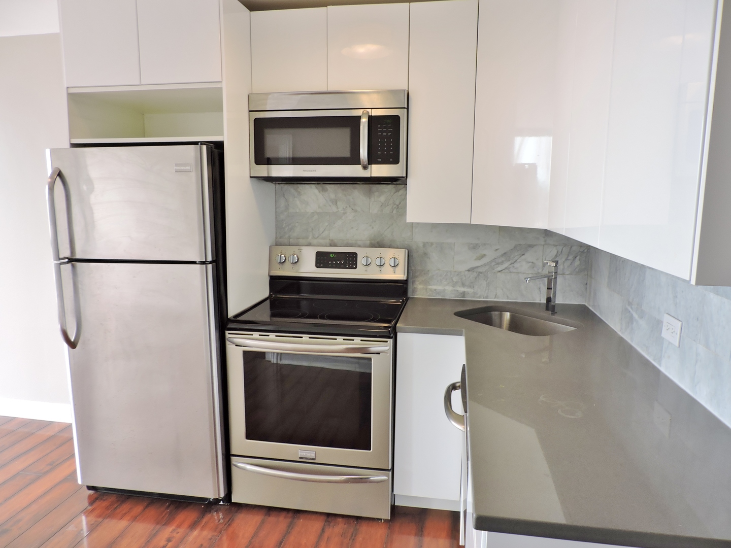 4343 N Clarendon Avenue Unit: 2201