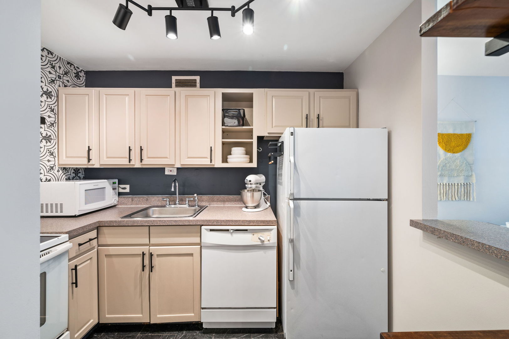 4250 N Marine Drive Unit: 1723