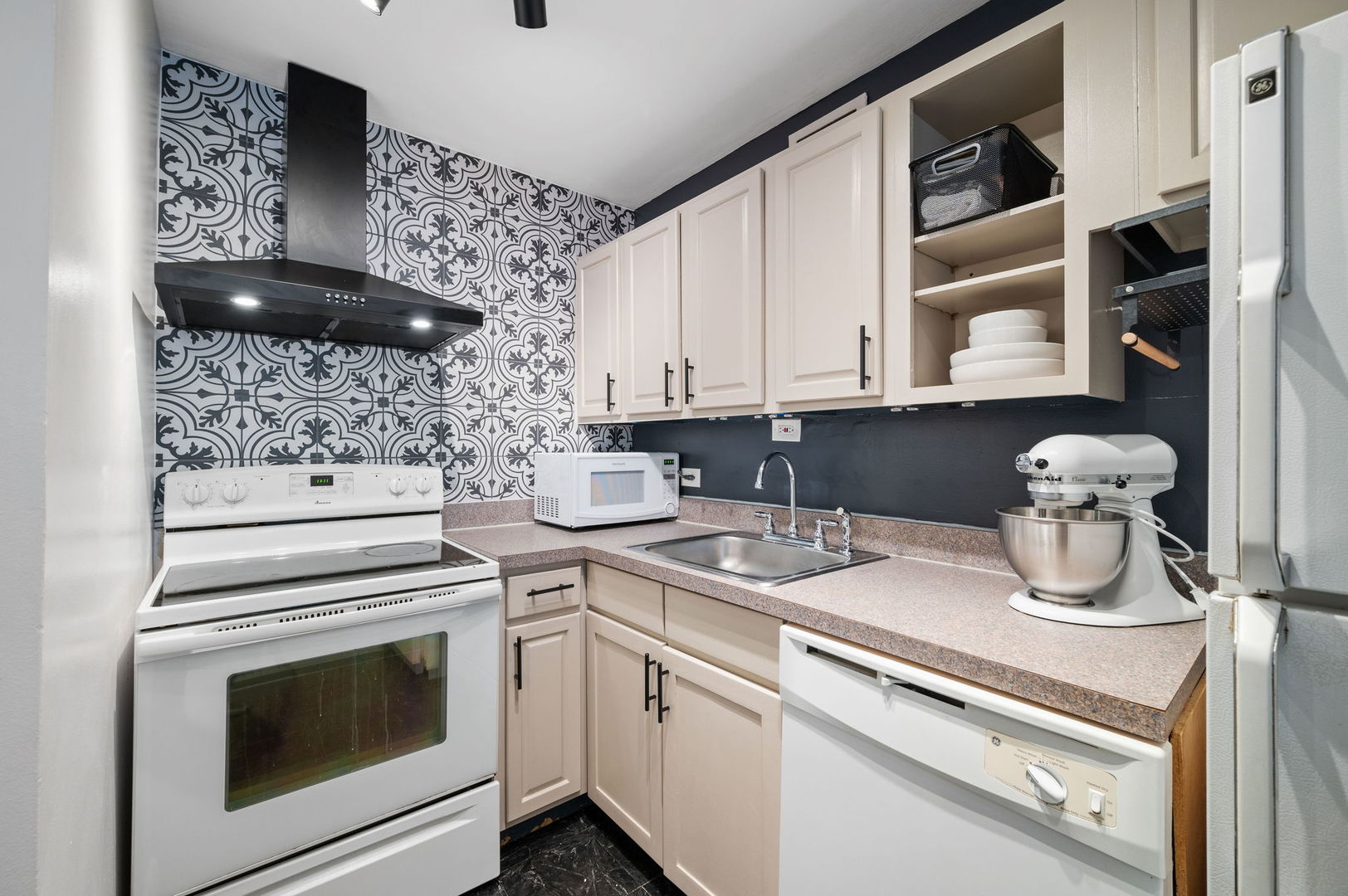 4250 N Marine Drive Unit: 1723