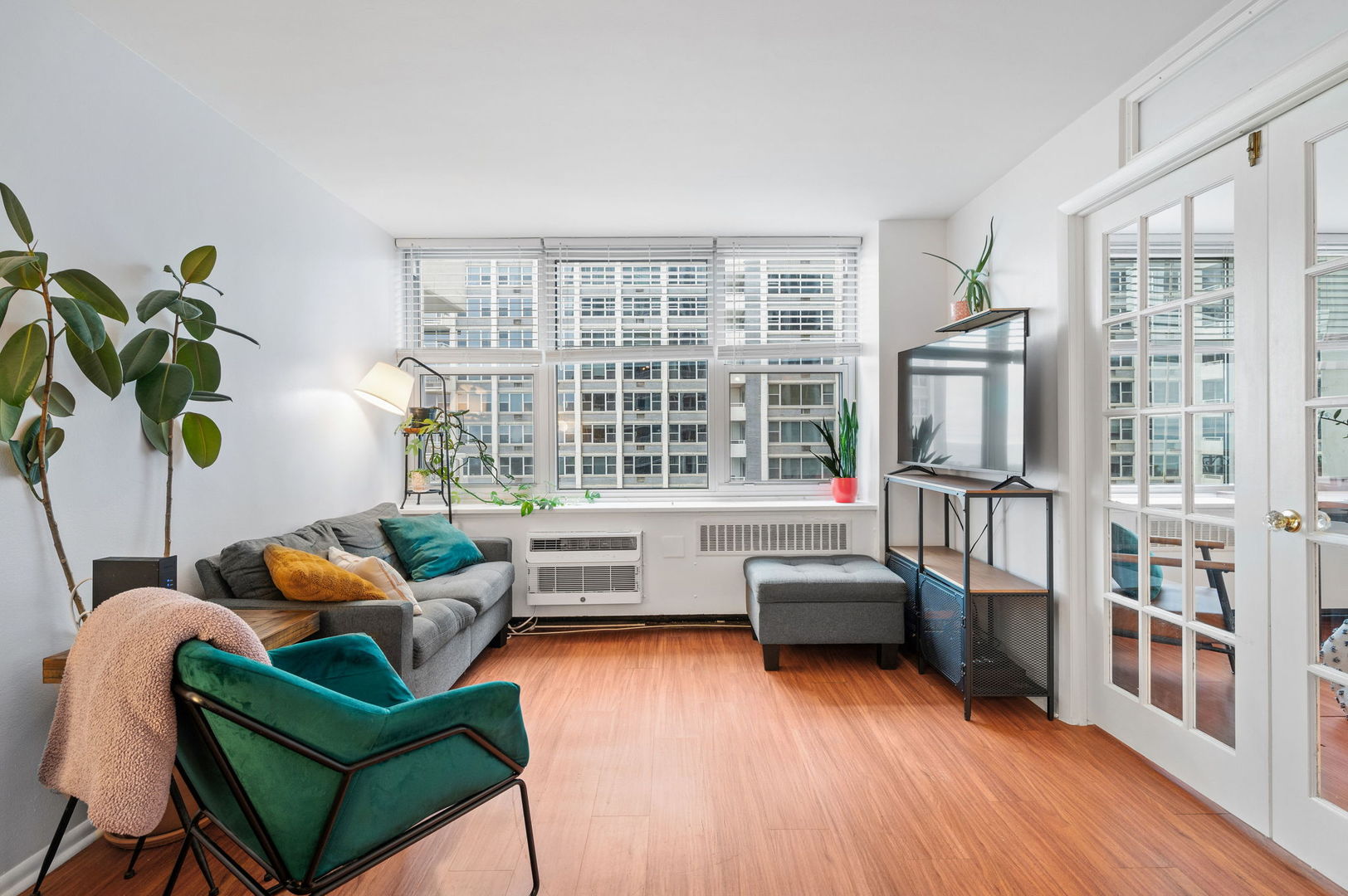 4250 N Marine Drive Unit: 1723