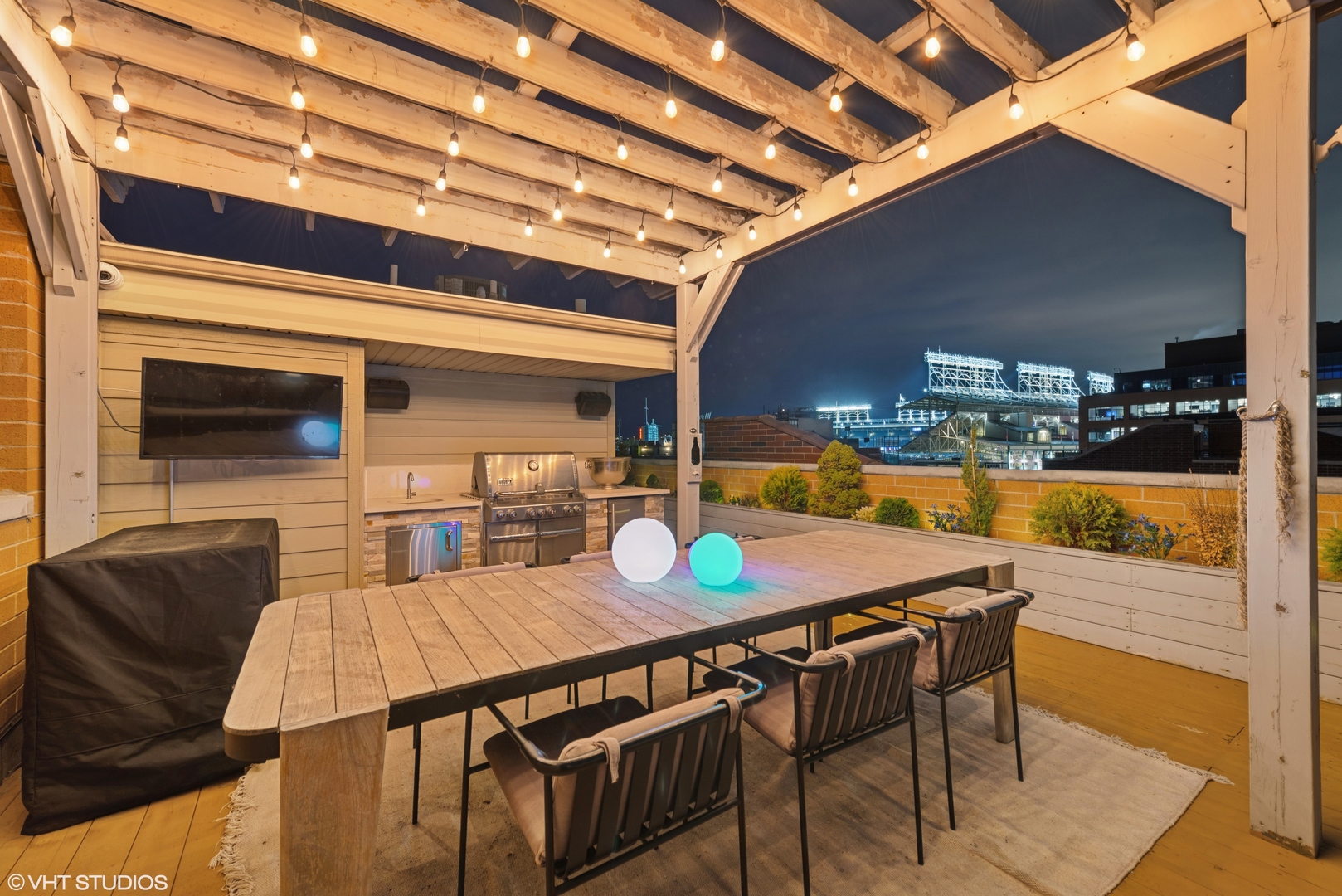 3735 N Clifton Avenue Unit: 3