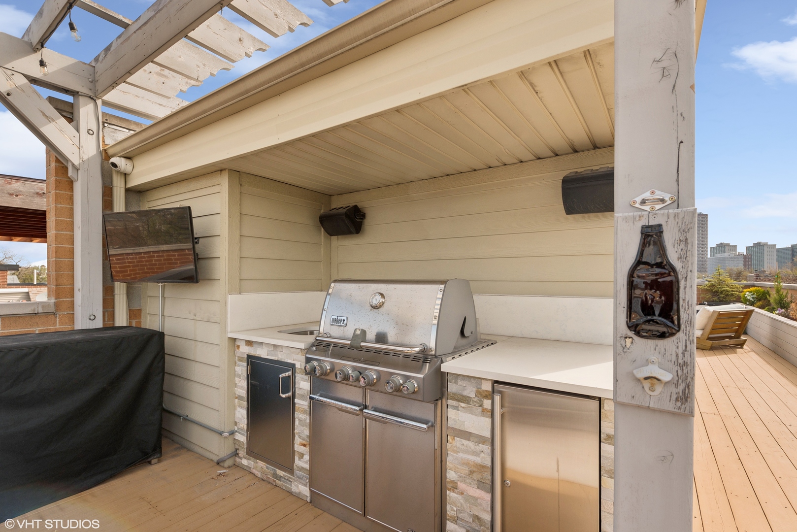 3735 N Clifton Avenue Unit: 3