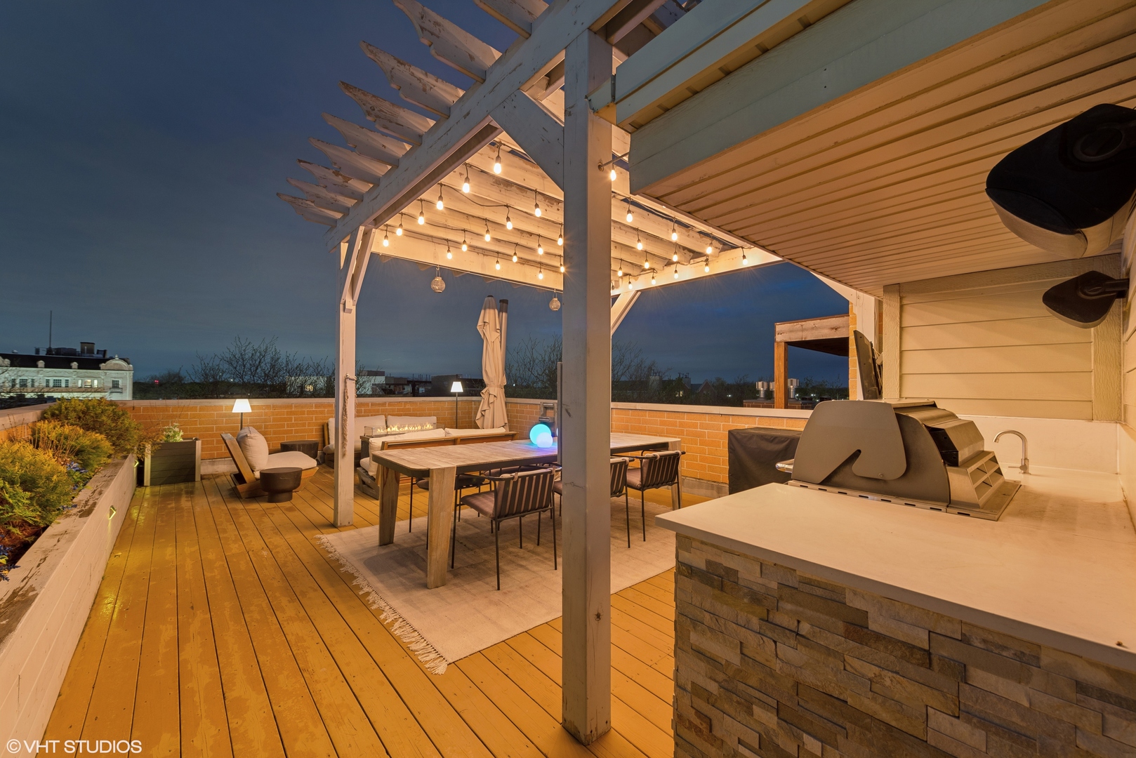 3735 N Clifton Avenue Unit: 3