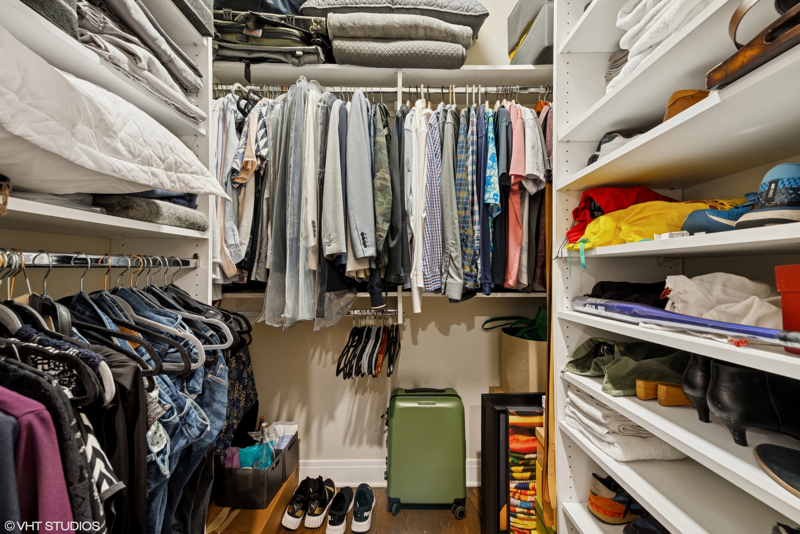 3735 N Clifton Avenue Unit: 3