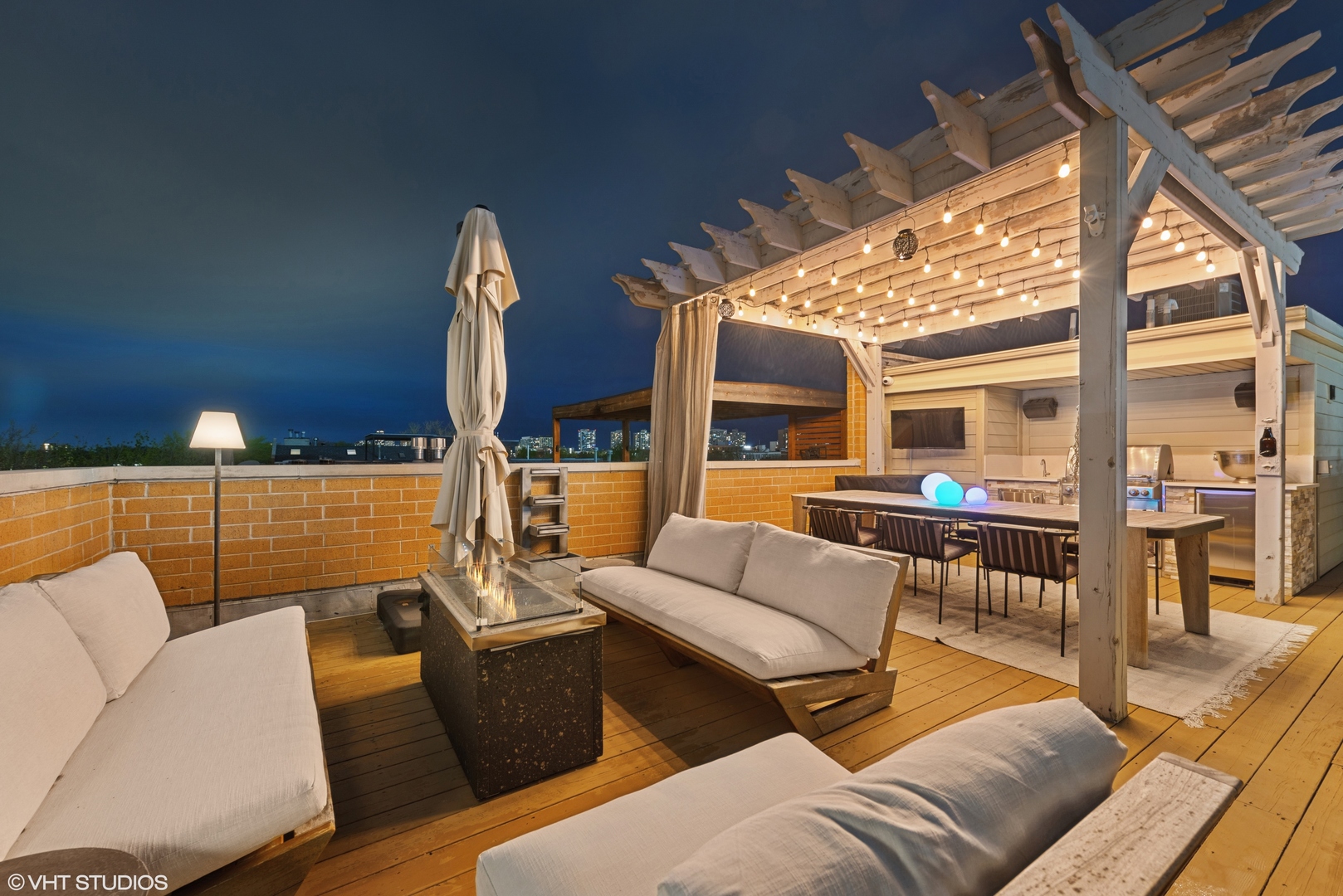 3735 N Clifton Avenue Unit: 3