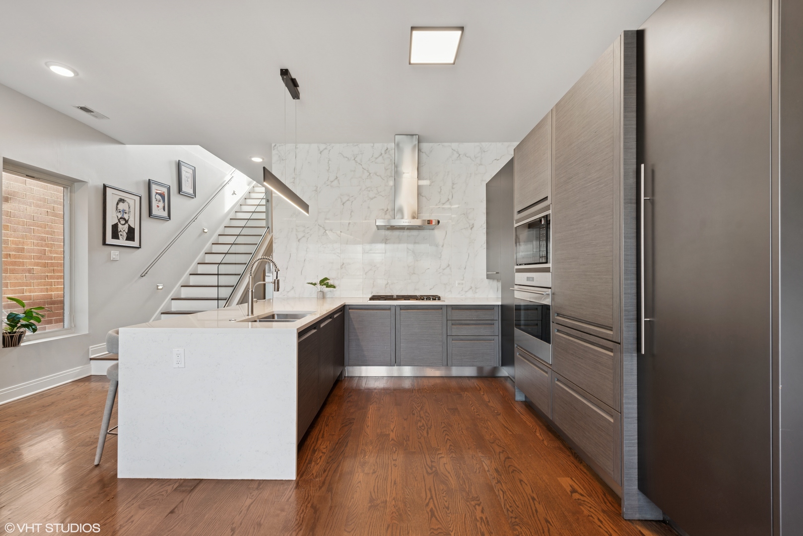 3735 N Clifton Avenue Unit: 3