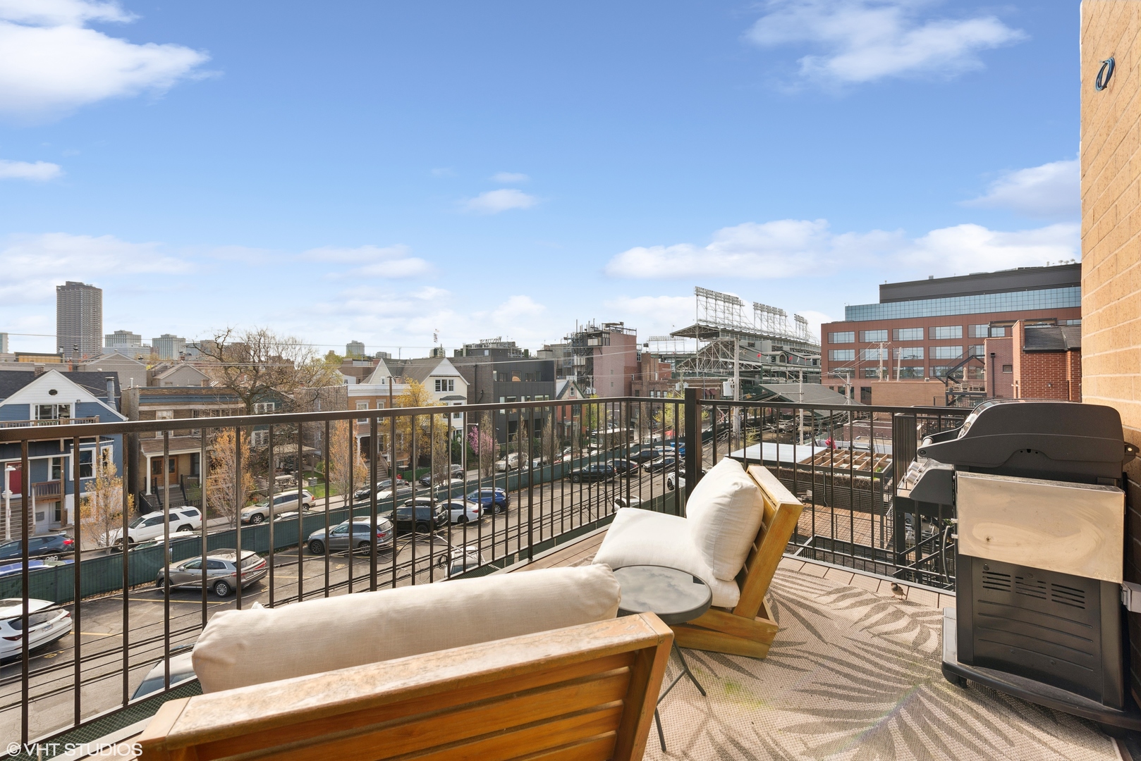 3735 N Clifton Avenue Unit: 3