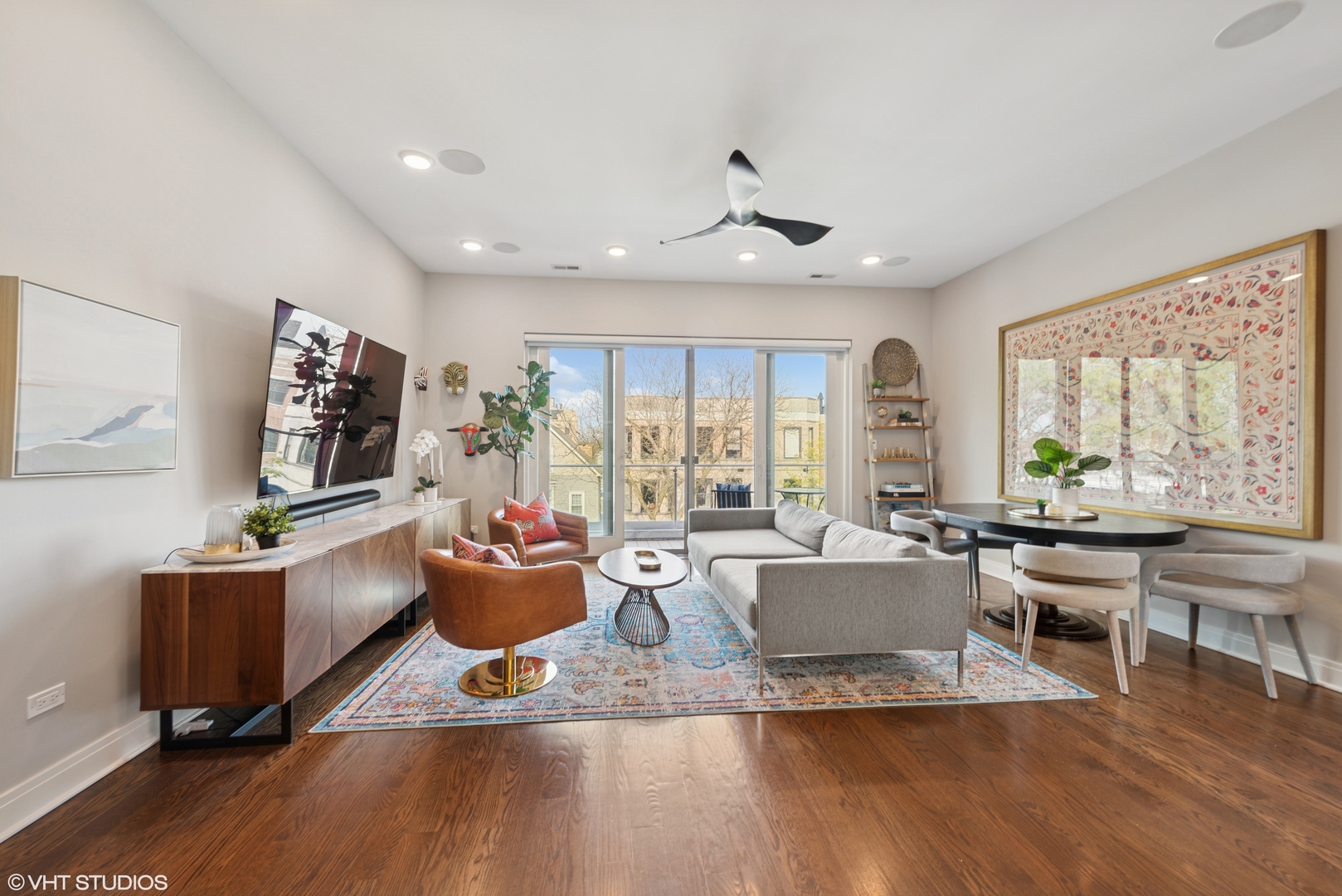 3735 N Clifton Avenue Unit: 3