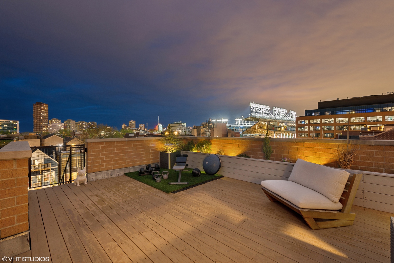 3735 N Clifton Avenue Unit: 3