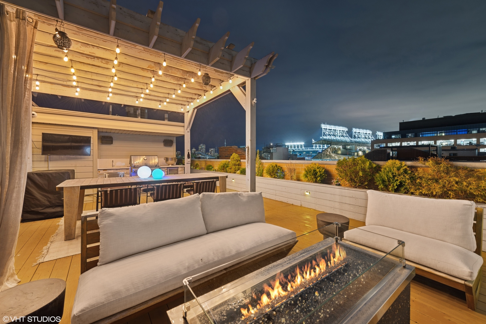 3735 N Clifton Avenue Unit: 3