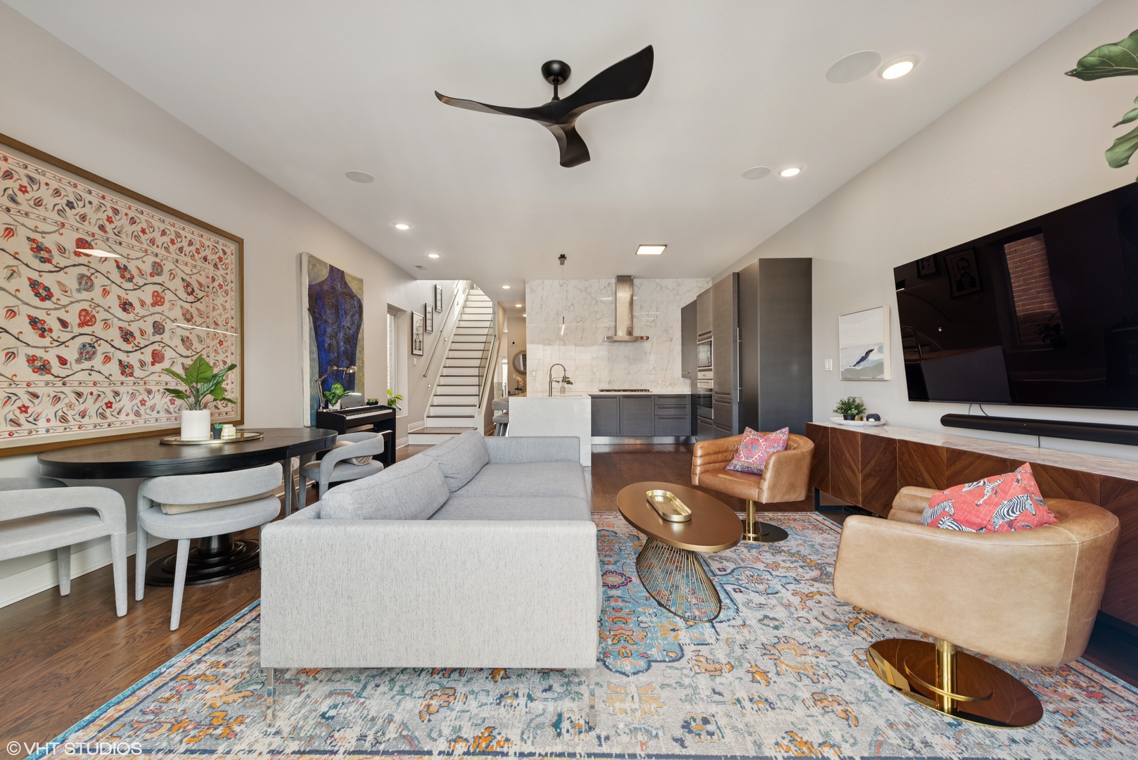 3735 N Clifton Avenue Unit: 3