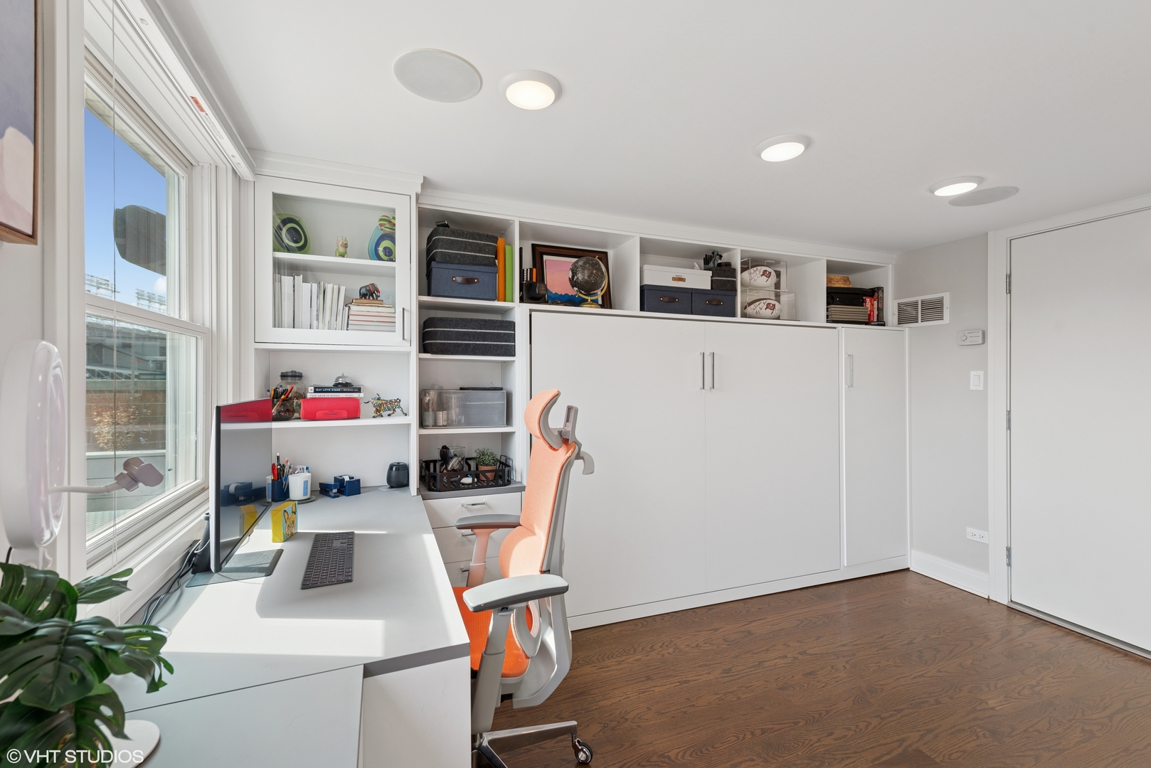 3735 N Clifton Avenue Unit: 3