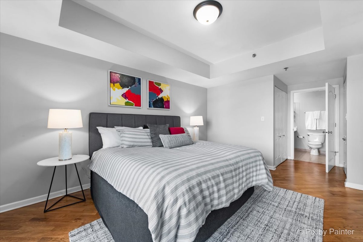 1212 N WELLS Street Unit: 1403