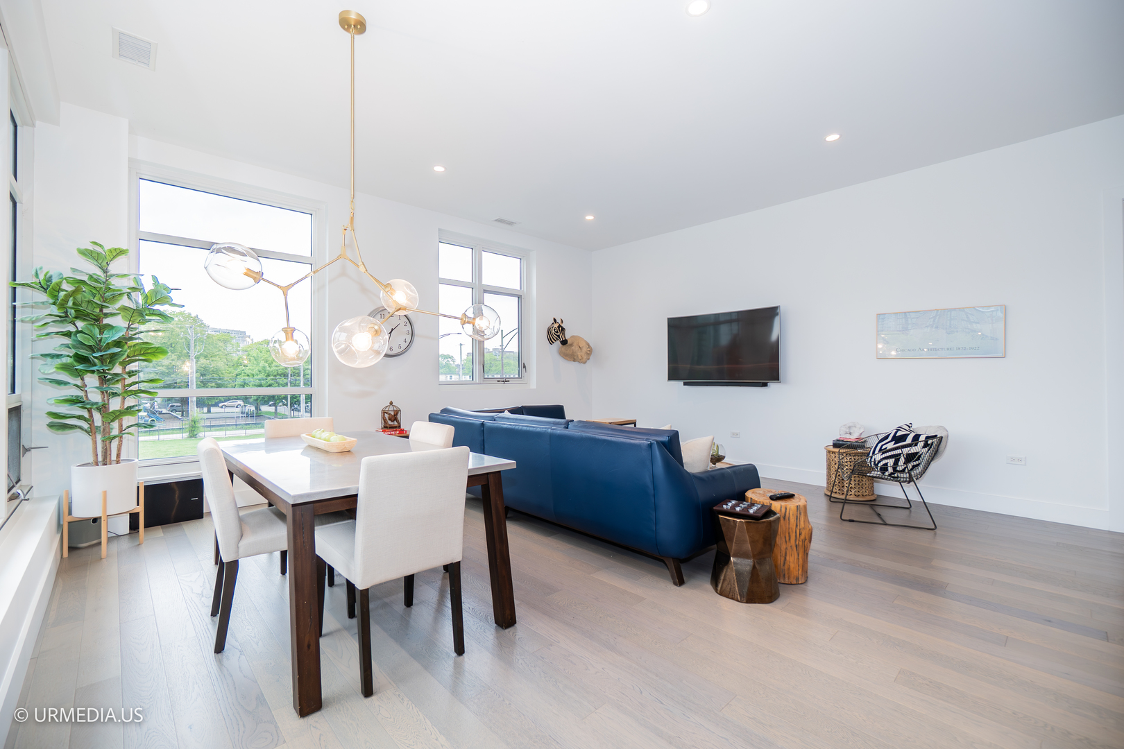 367 W Locust Street Unit: 202
