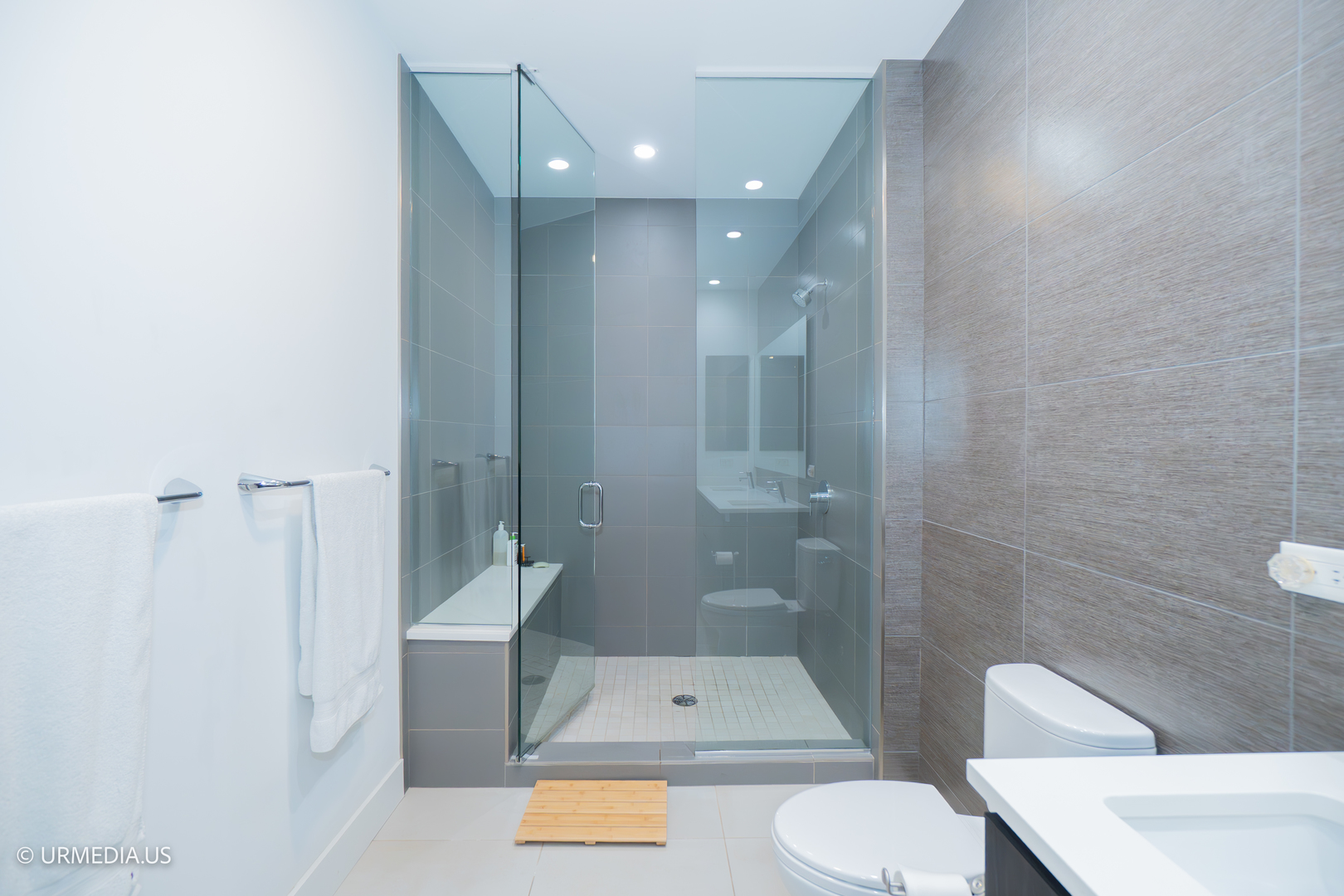 367 W Locust Street Unit: 202