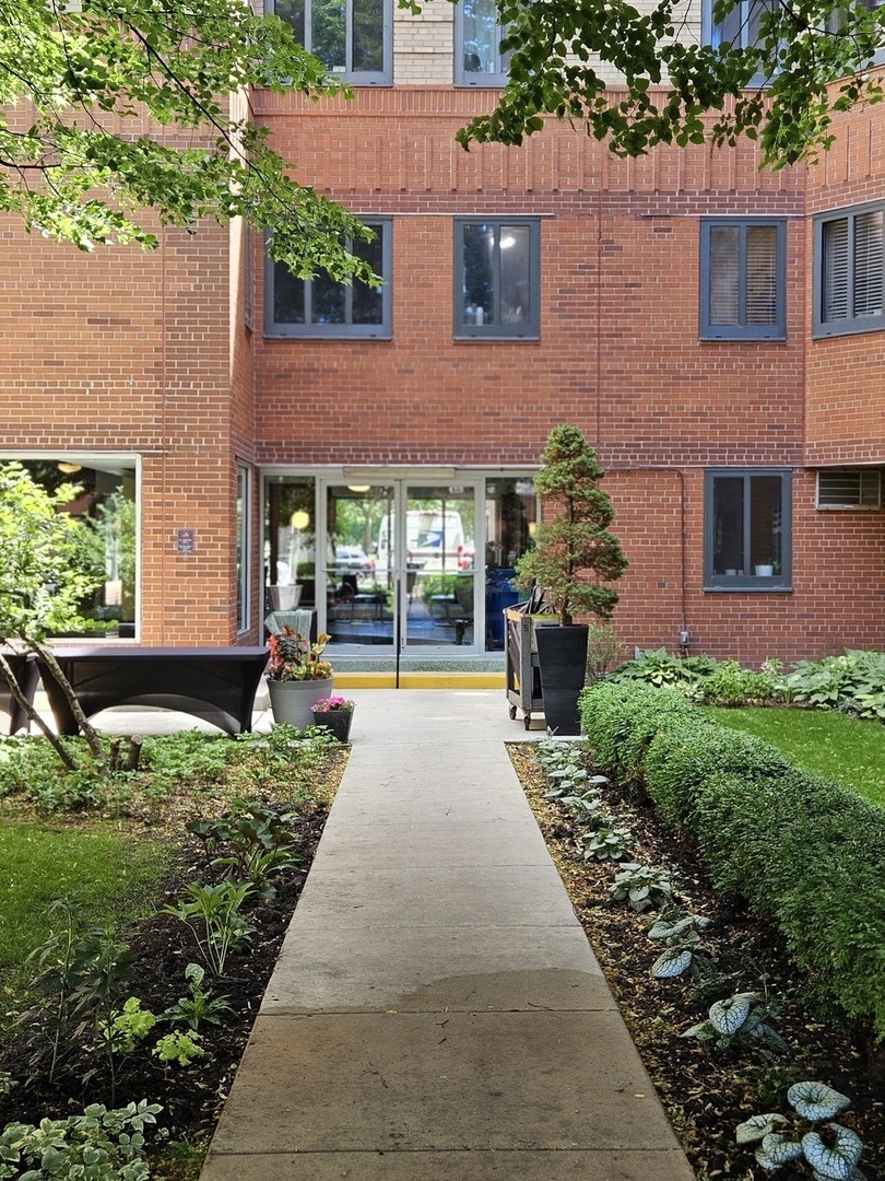 5048 N MARINE Drive Unit: 3A