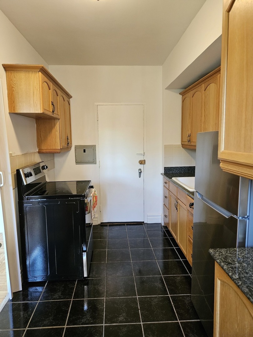 5048 N MARINE Drive Unit: 3A